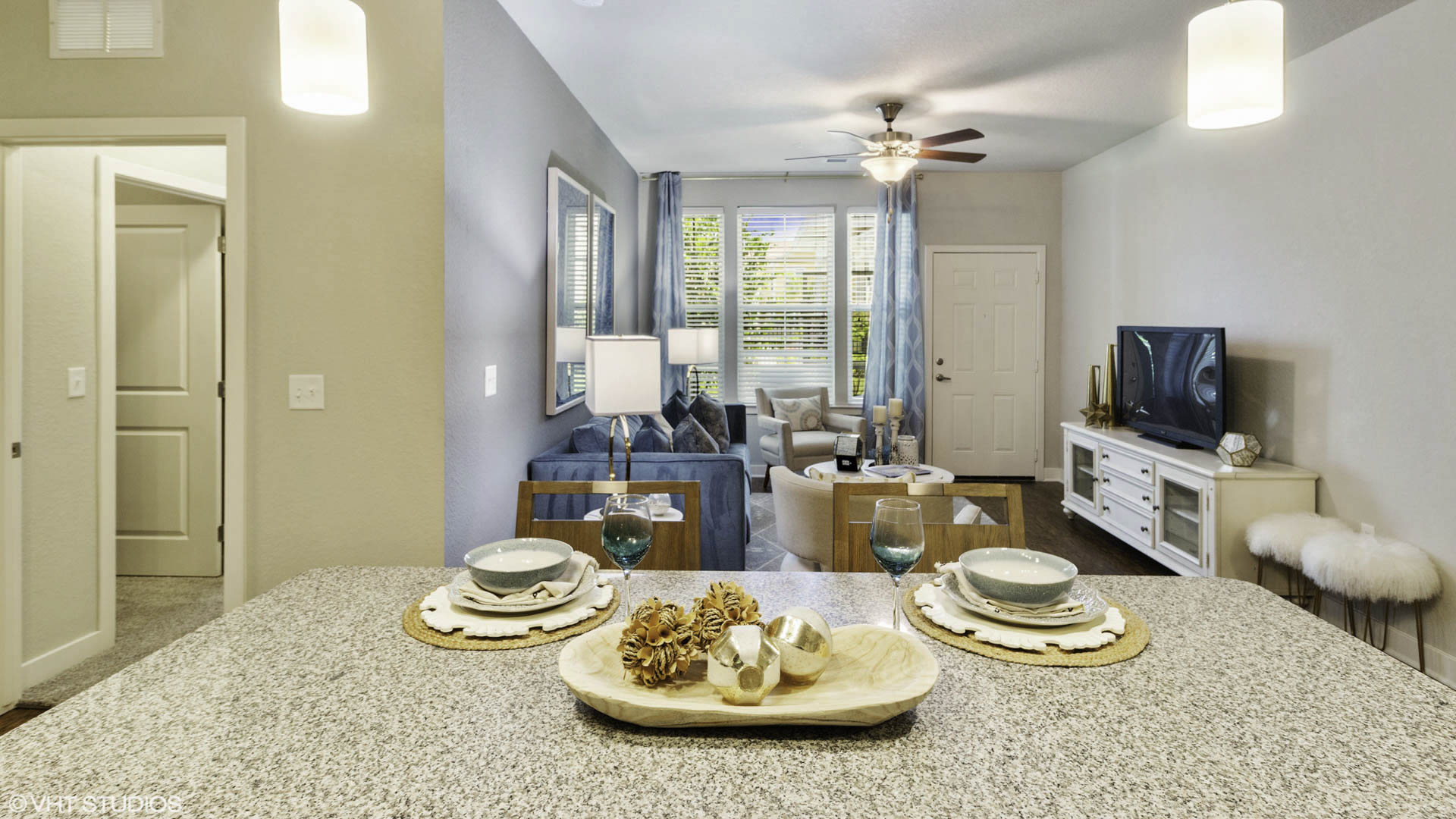 Photos & Virtual Tours Springs at Posner Park Apts in Davenport, FL